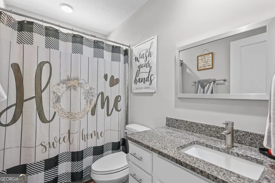 192 Hummingbird LN Jesup, GA 31545