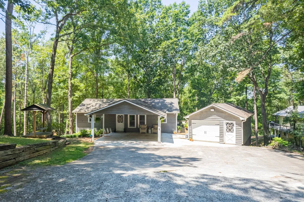 396 Cardinal LN Toccoa, GA 30577