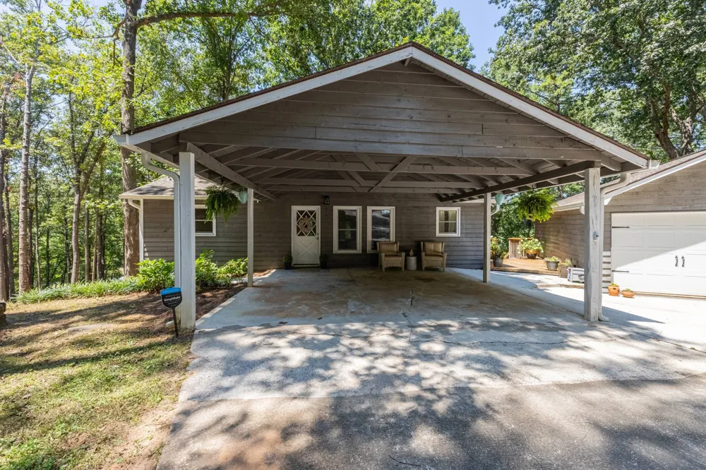 396 Cardinal LN Toccoa, GA 30577