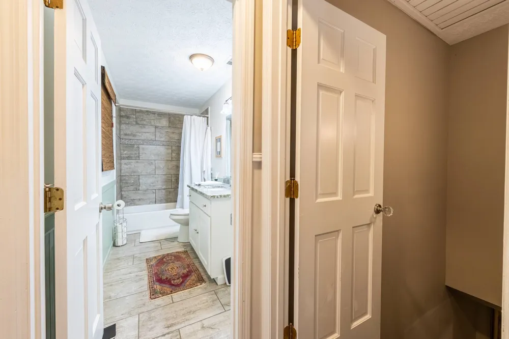 396 Cardinal LN Toccoa, GA 30577