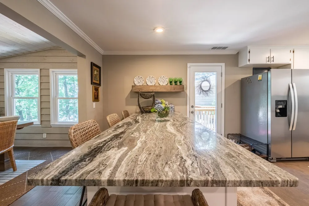396 Cardinal LN Toccoa, GA 30577