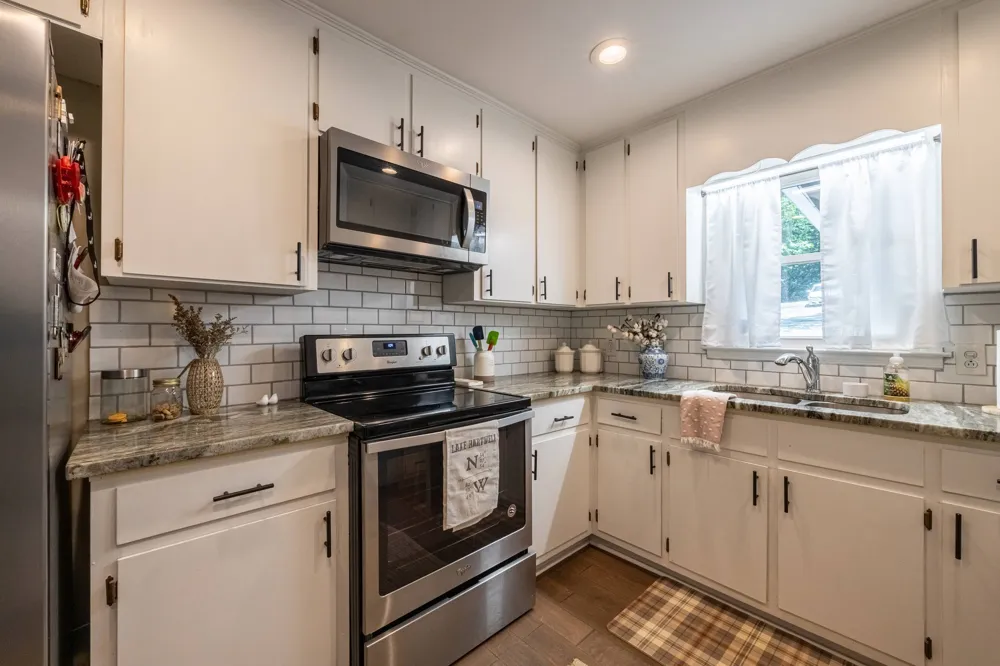 396 Cardinal LN Toccoa, GA 30577
