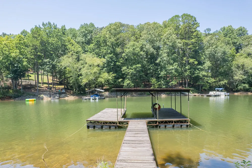 396 Cardinal LN Toccoa, GA 30577