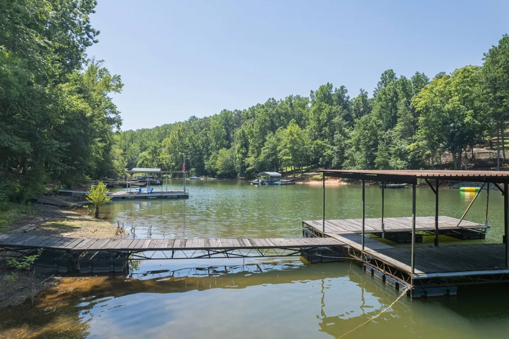396 Cardinal LN Toccoa, GA 30577