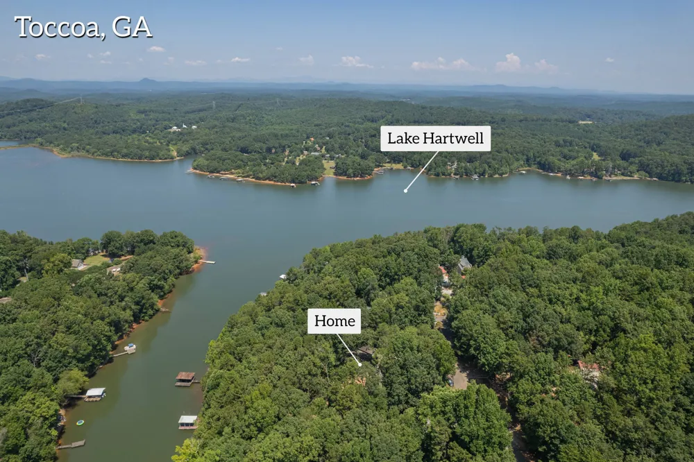 396 Cardinal LN Toccoa, GA 30577