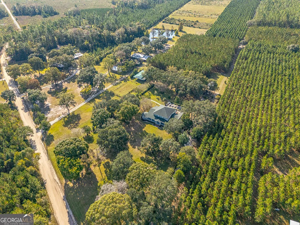 300 Elliott RD Waynesville, GA 31566