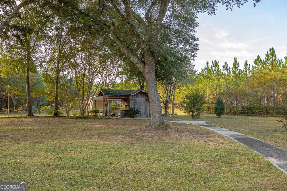 300 Elliott RD Waynesville, GA 31566