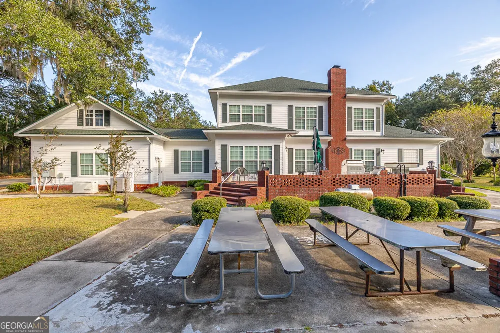 300 Elliott RD Waynesville, GA 31566