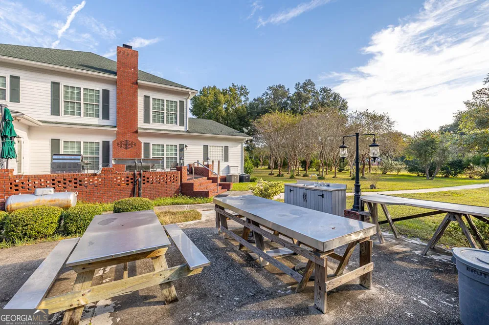 300 Elliott RD Waynesville, GA 31566