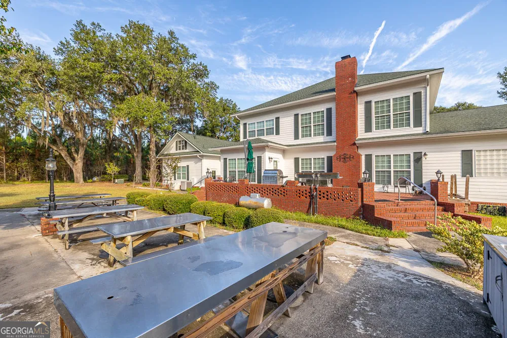 300 Elliott RD Waynesville, GA 31566