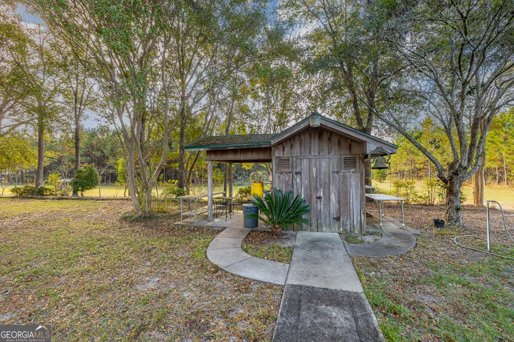 300 Elliott RD Waynesville, GA 31566