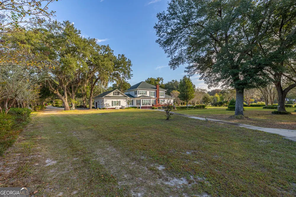 300 Elliott RD Waynesville, GA 31566