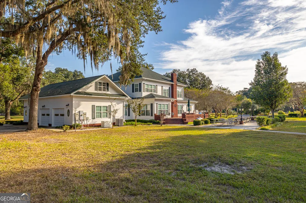 300 Elliott RD Waynesville, GA 31566