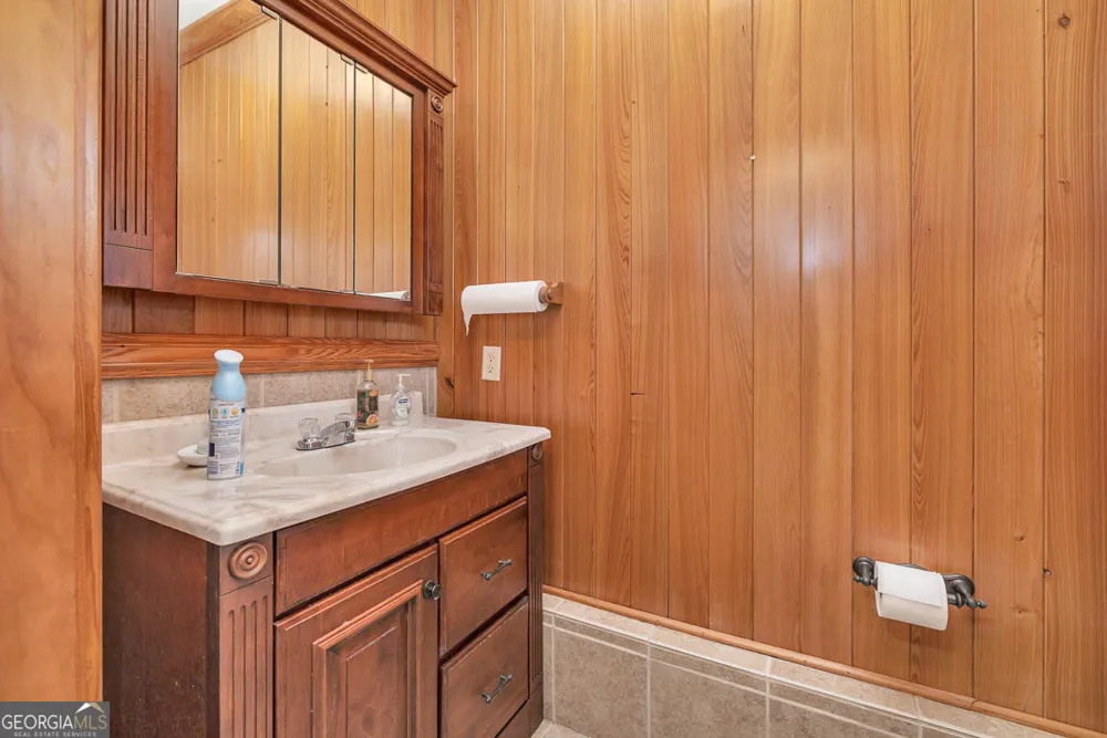 300 Elliott RD Waynesville, GA 31566