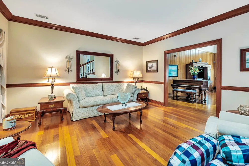 300 Elliott RD Waynesville, GA 31566