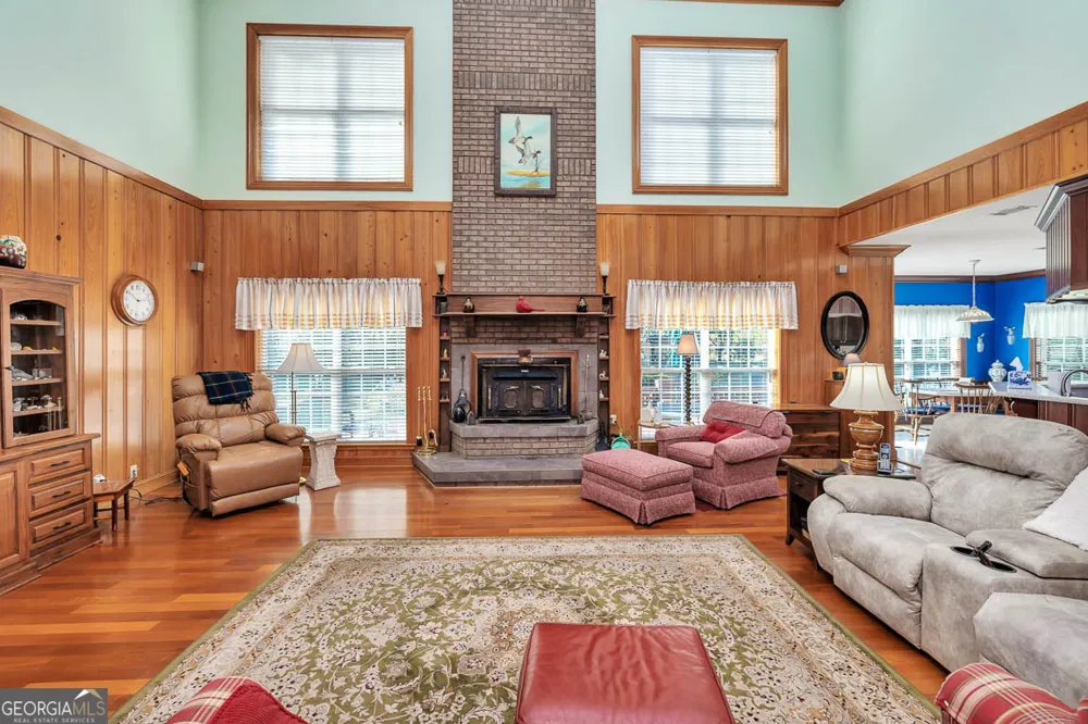 300 Elliott RD Waynesville, GA 31566