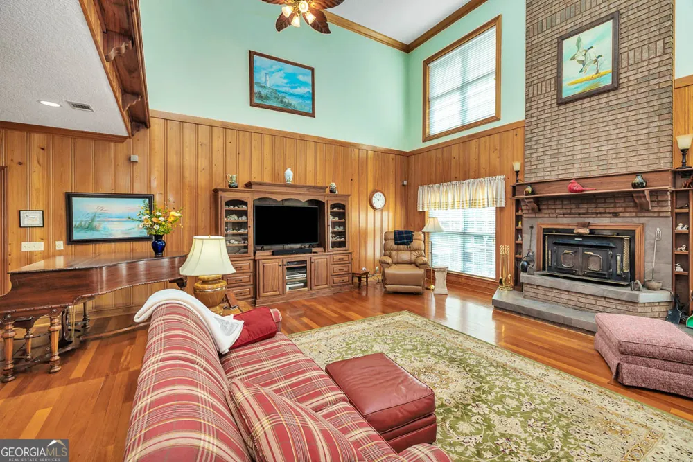 300 Elliott RD Waynesville, GA 31566