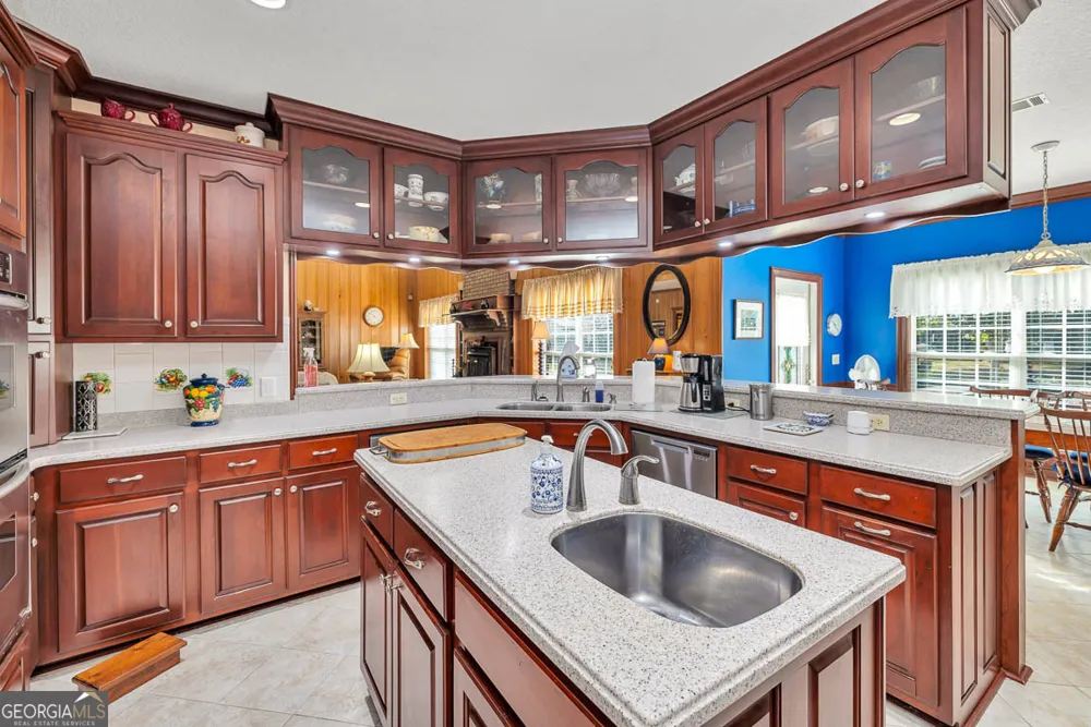 300 Elliott RD Waynesville, GA 31566