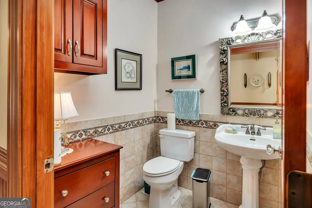 300 Elliott RD Waynesville, GA 31566