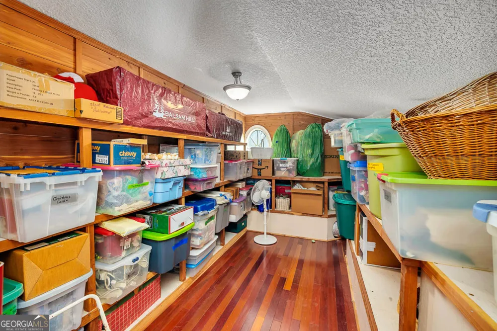 300 Elliott RD Waynesville, GA 31566