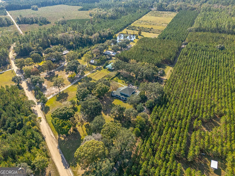 300 Elliott RD Waynesville, GA 31566