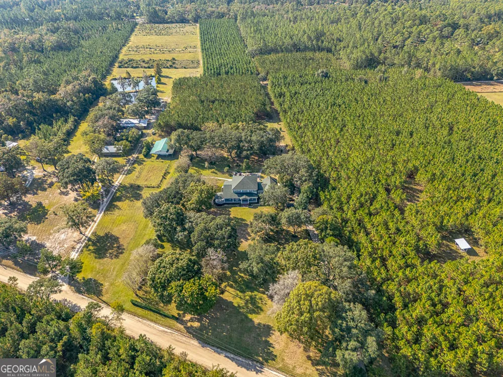 300 Elliott RD Waynesville, GA 31566