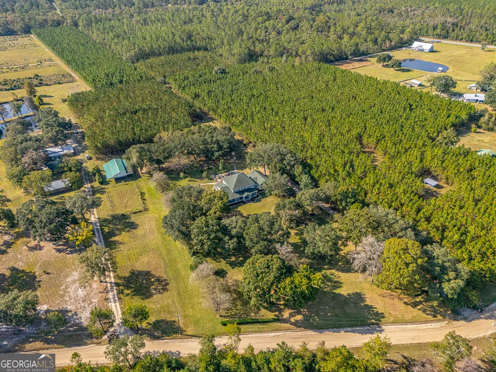 300 Elliott RD Waynesville, GA 31566