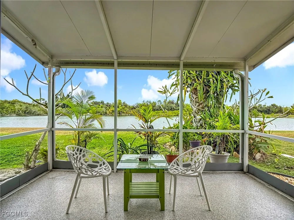 Broadhurst Loop #306 Fort Myers, FL 33919