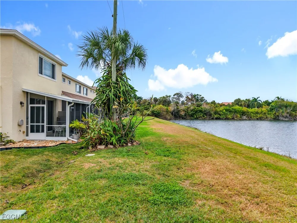 Broadhurst Loop #306 Fort Myers, FL 33919