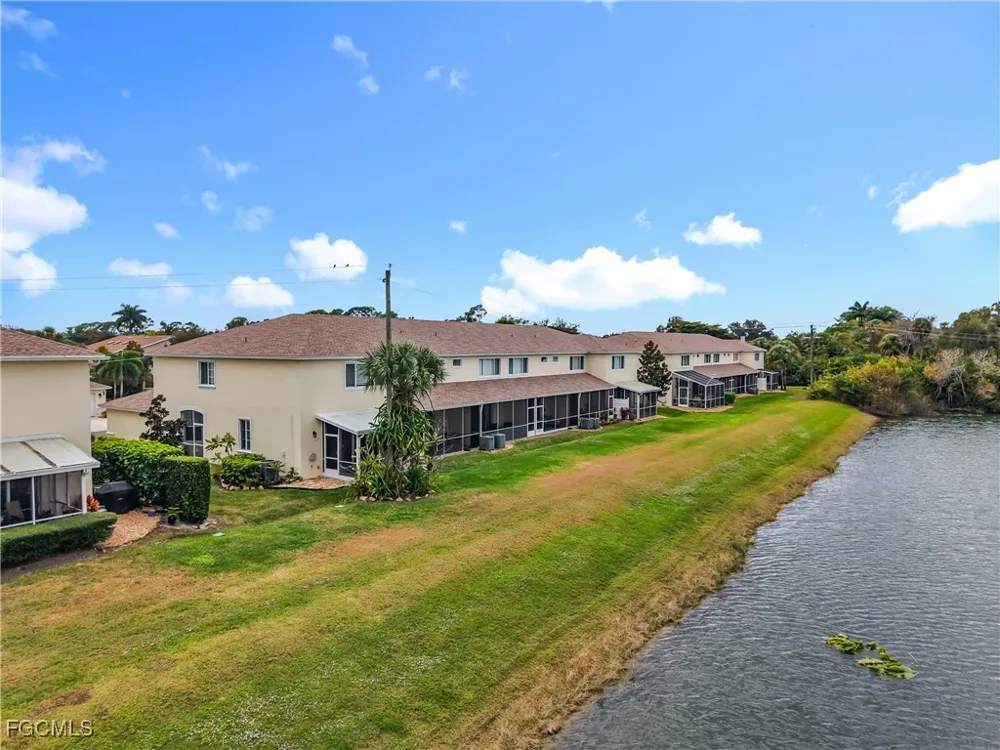 Broadhurst Loop #306 Fort Myers, FL 33919