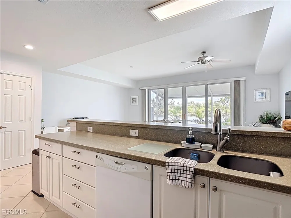 Broadhurst Loop #306 Fort Myers, FL 33919