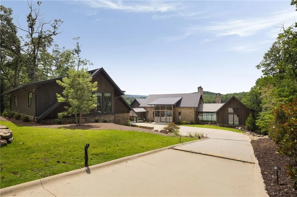 725 Rocky Point Drive Morganton, GA 30560