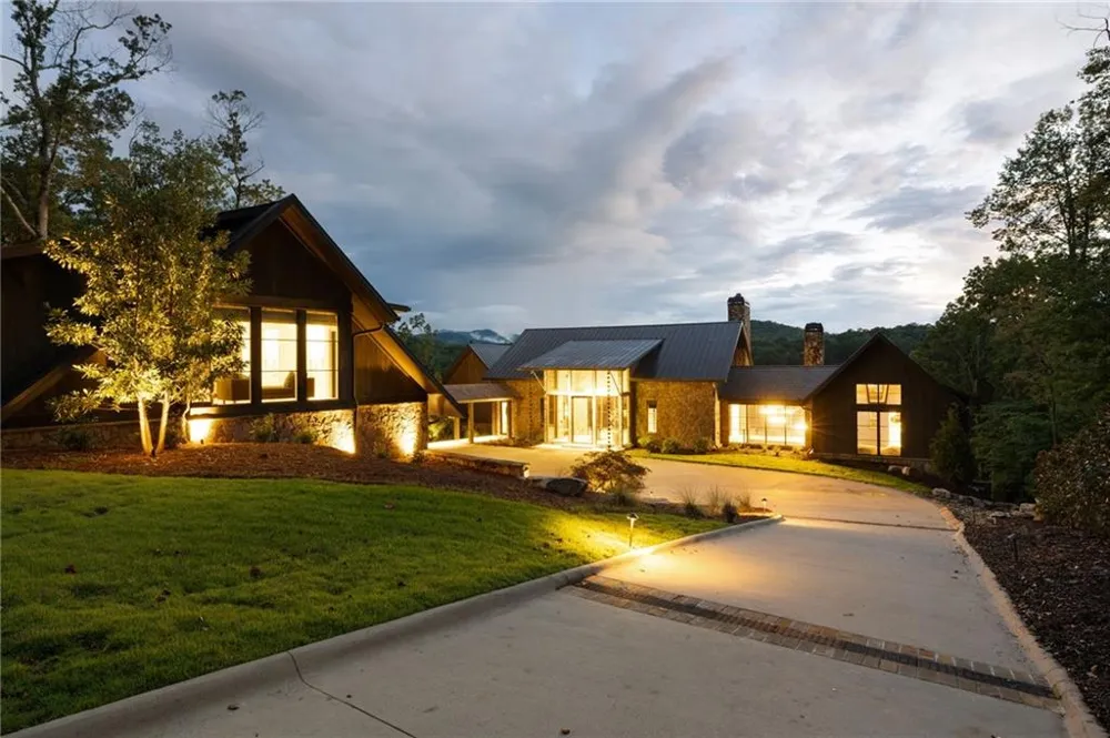 725 Rocky Point Drive Morganton, GA 30560