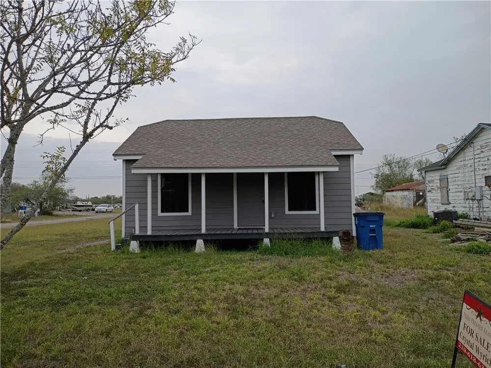 113 W 2nd Street Bishop, TX 78343