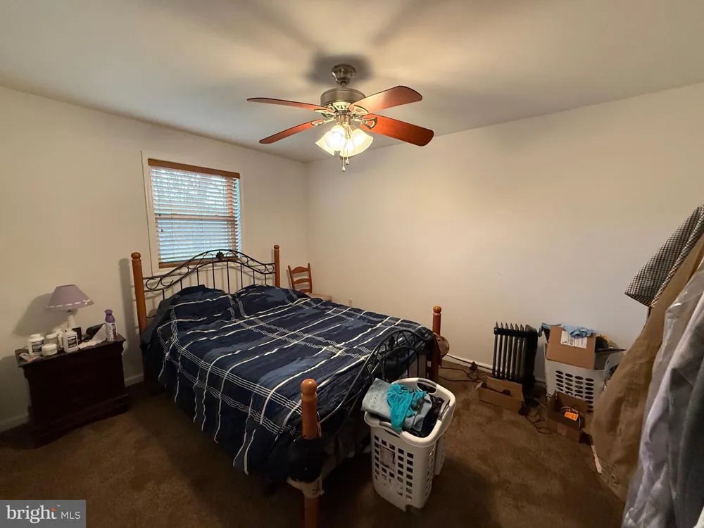 722 OAK HILL ROAD Berkeley Springs, WV 25411