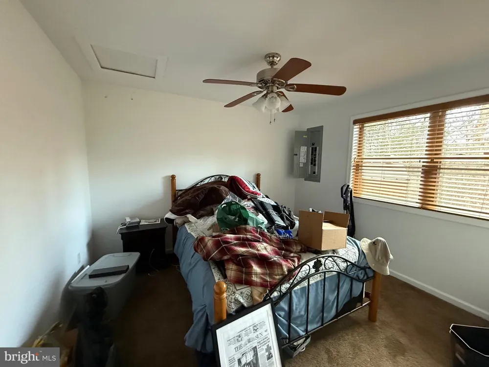722 OAK HILL ROAD Berkeley Springs, WV 25411