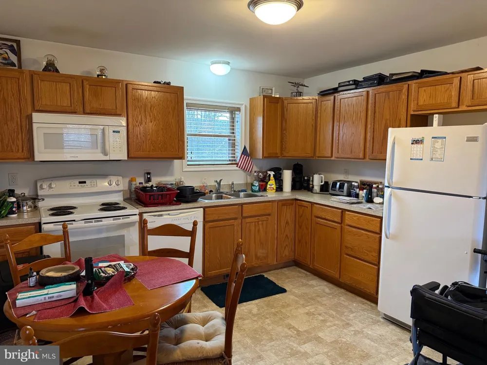 722 OAK HILL ROAD Berkeley Springs, WV 25411