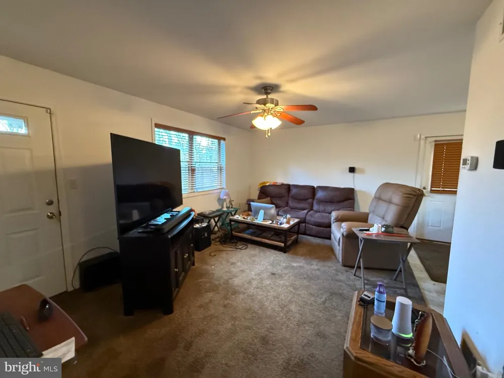 722 OAK HILL ROAD Berkeley Springs, WV 25411