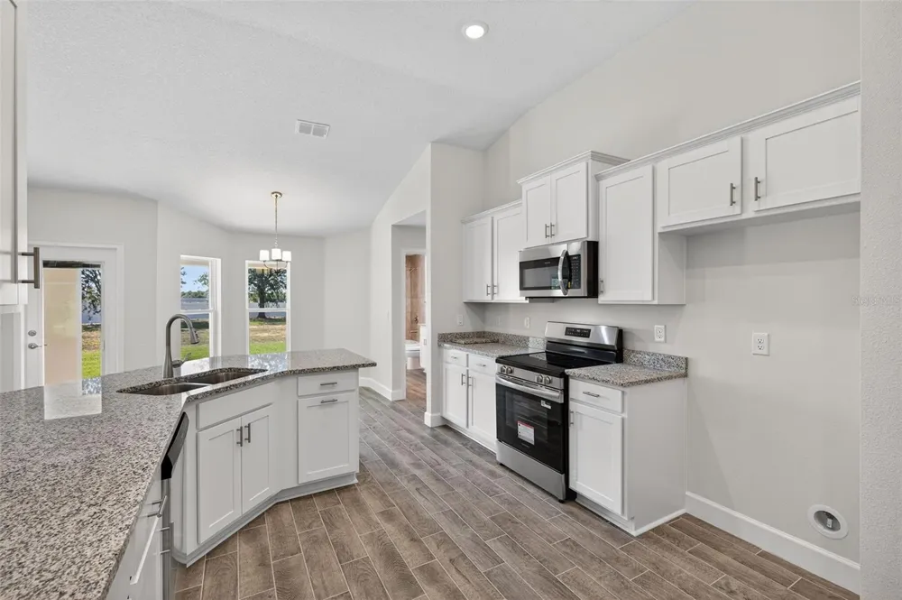 37298 HIDDEN VIEW CIRCLE Dade City, FL 33523