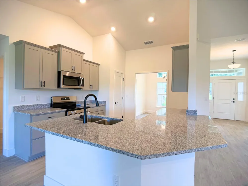37041 HIDDEN VIEW CIRCLE Dade City, FL 33523