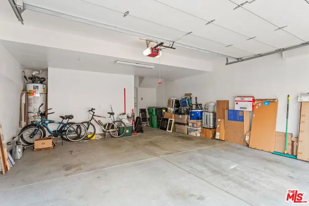 25 Delancy Irvine, CA 92612