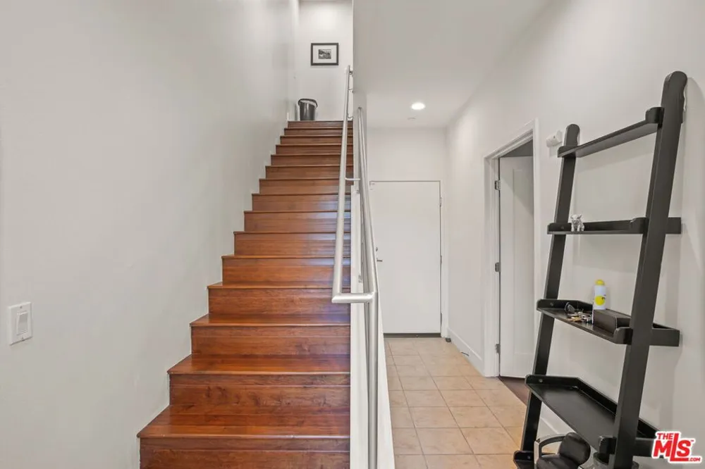 25 Delancy Irvine, CA 92612