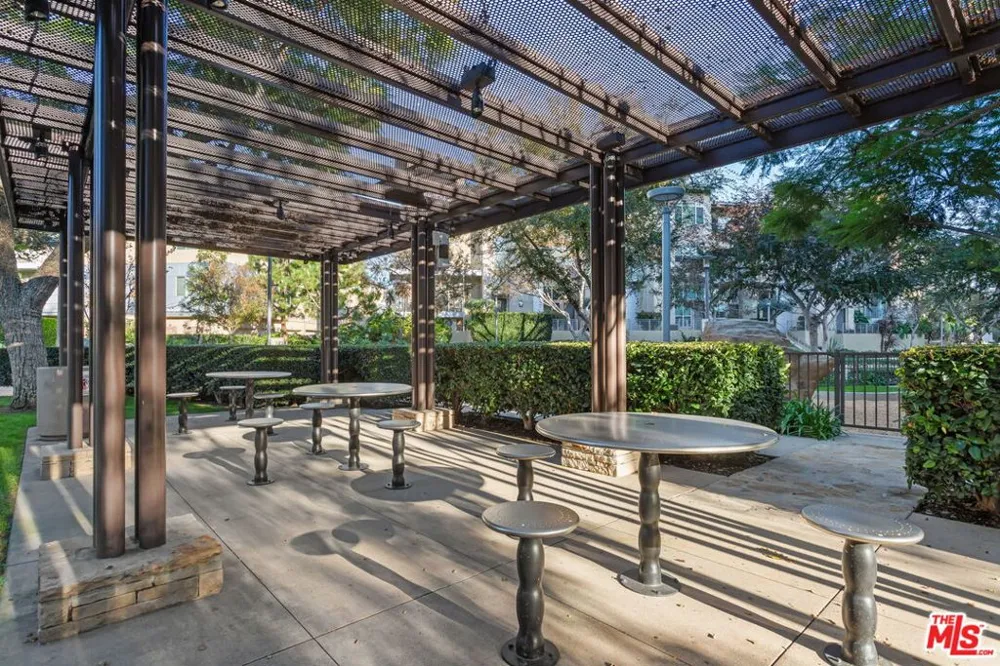 25 Delancy Irvine, CA 92612