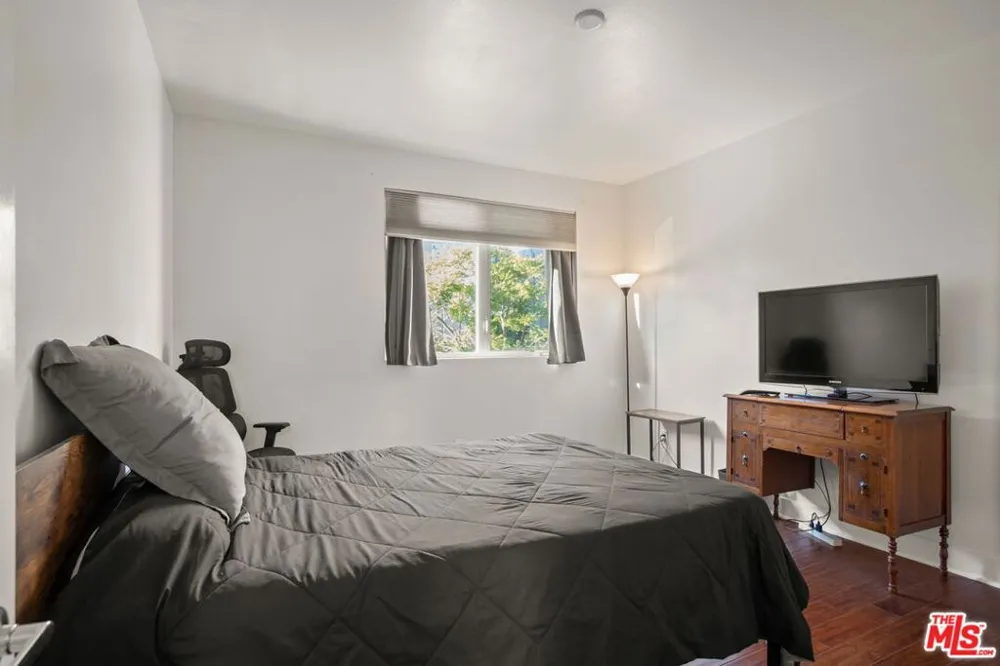 25 Delancy Irvine, CA 92612
