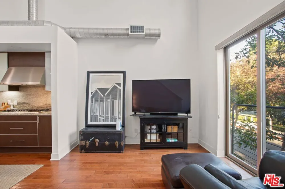 25 Delancy Irvine, CA 92612