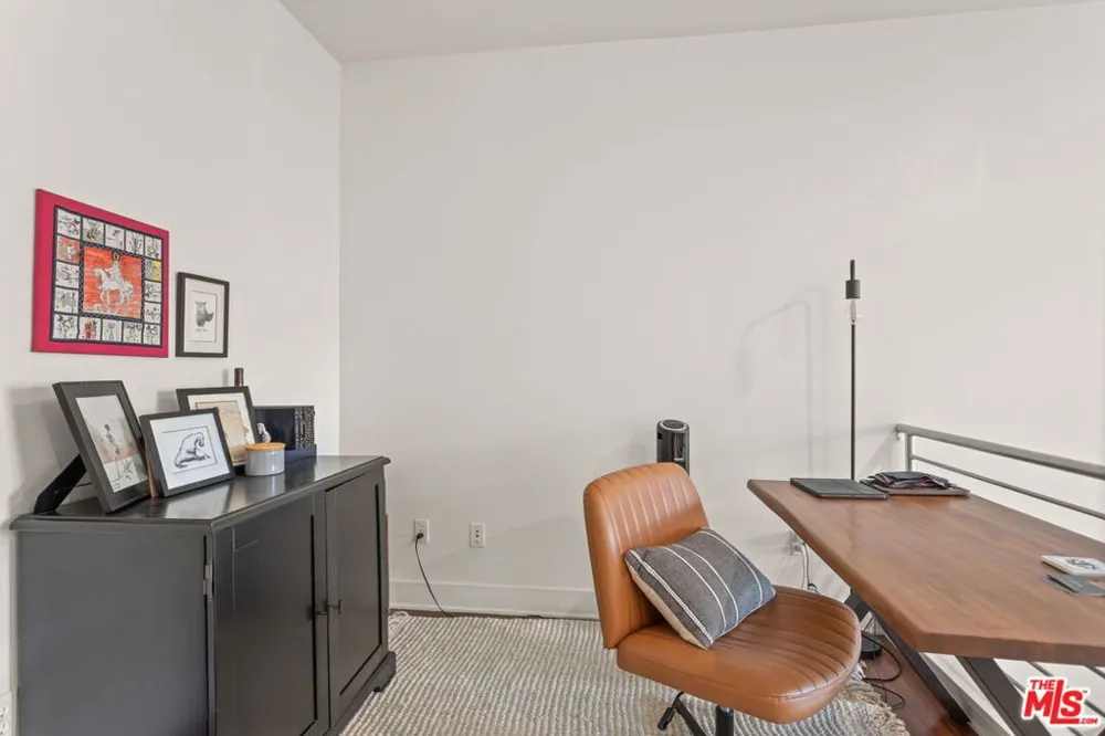25 Delancy Irvine, CA 92612