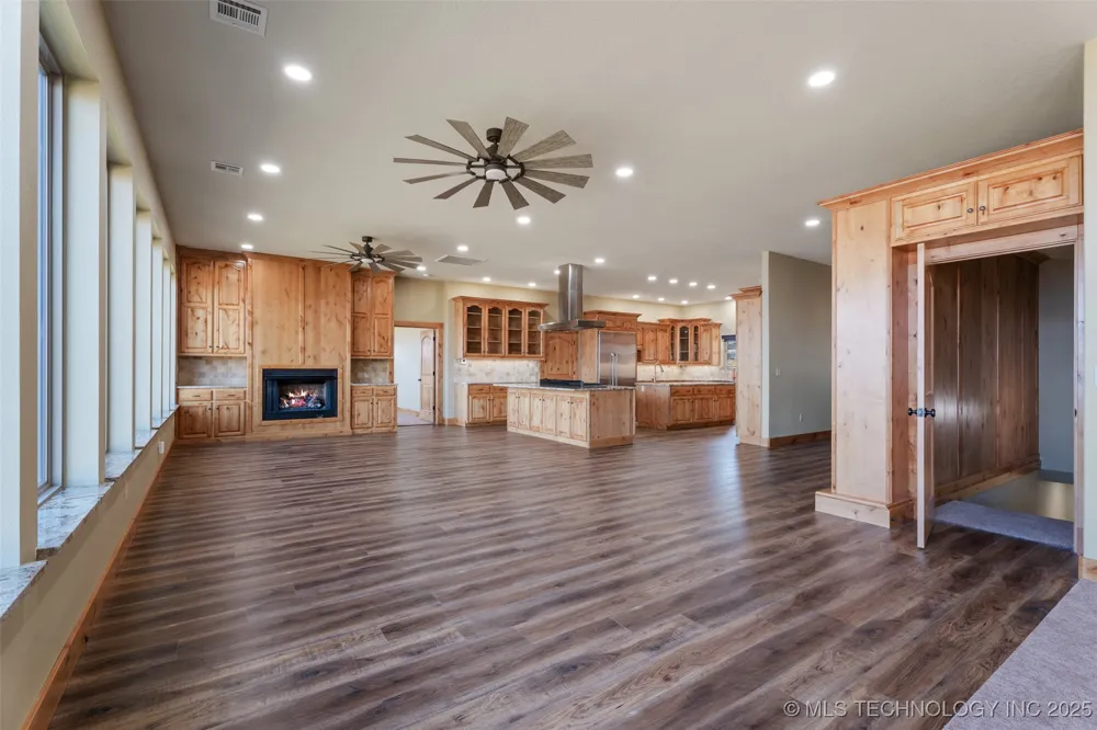 64521 E 256 PLACE Grove, OK 74344