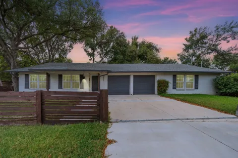 2507 Western Trails Boulevard