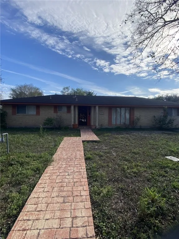 706 E Hill Avenue Alice, TX 78332