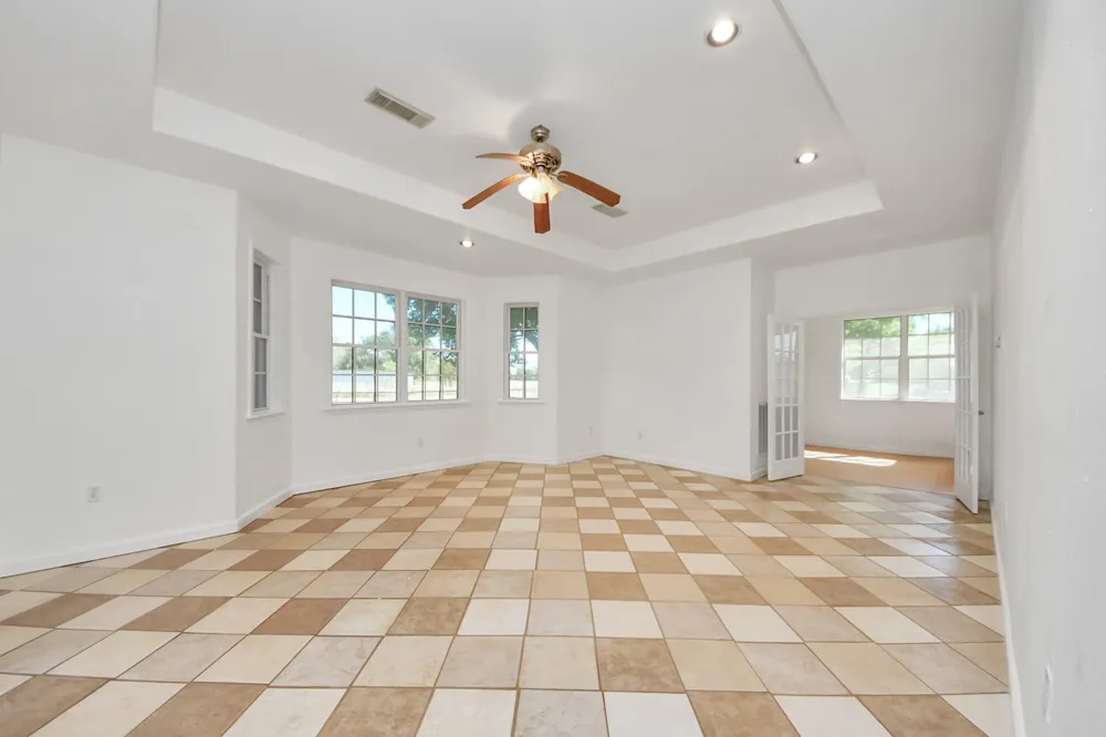3607 S Main Street Anahuac, TX 77514
